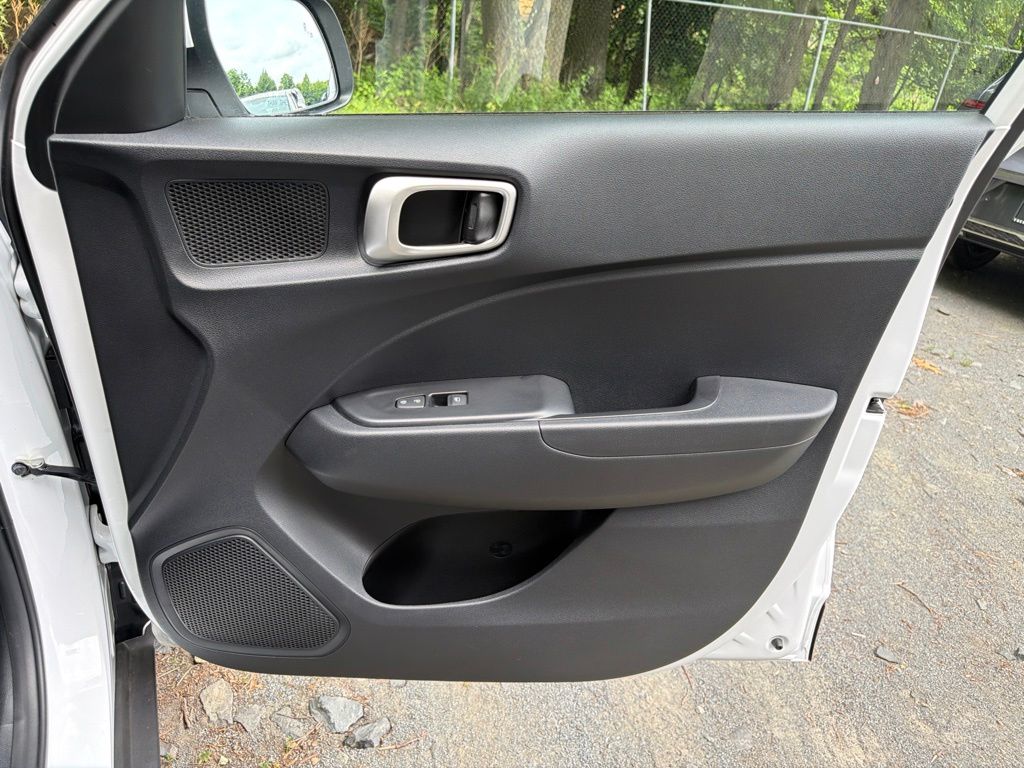 2023 Hyundai Venue SEL - Photo 10