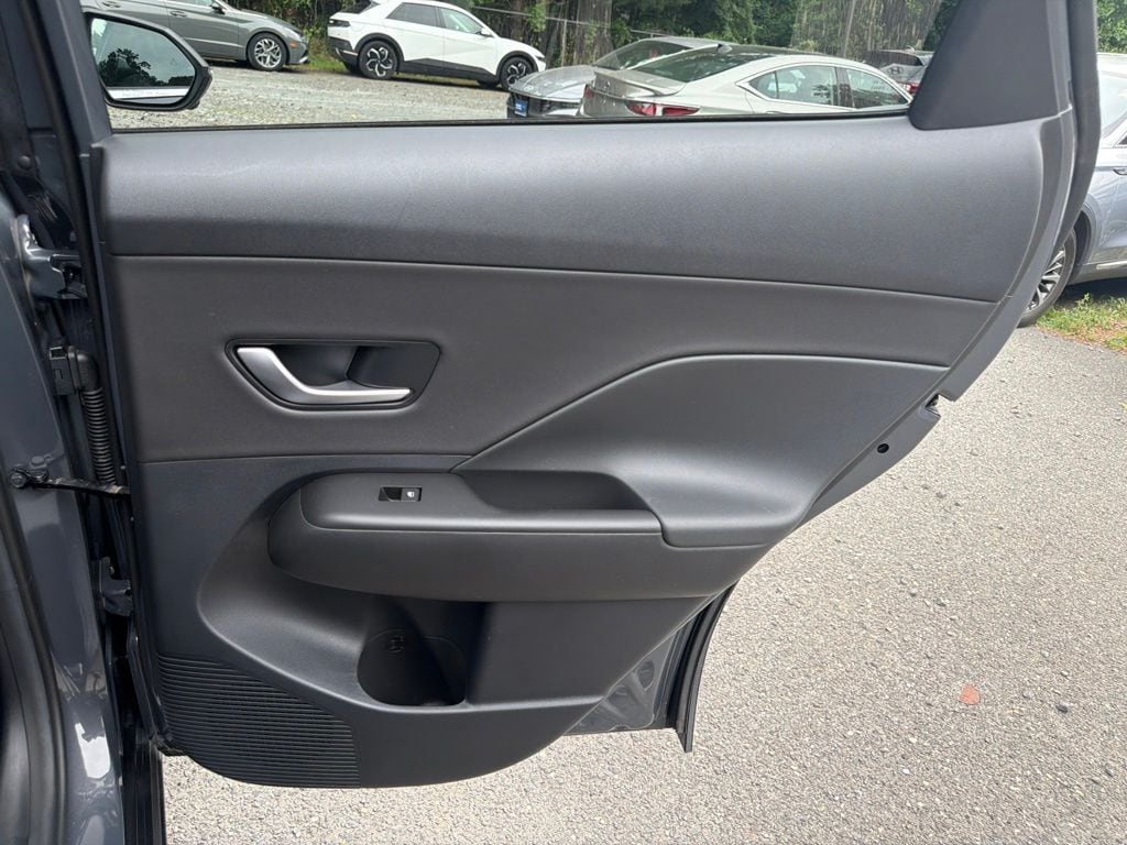 2024 Hyundai Kona Limited - Photo 12