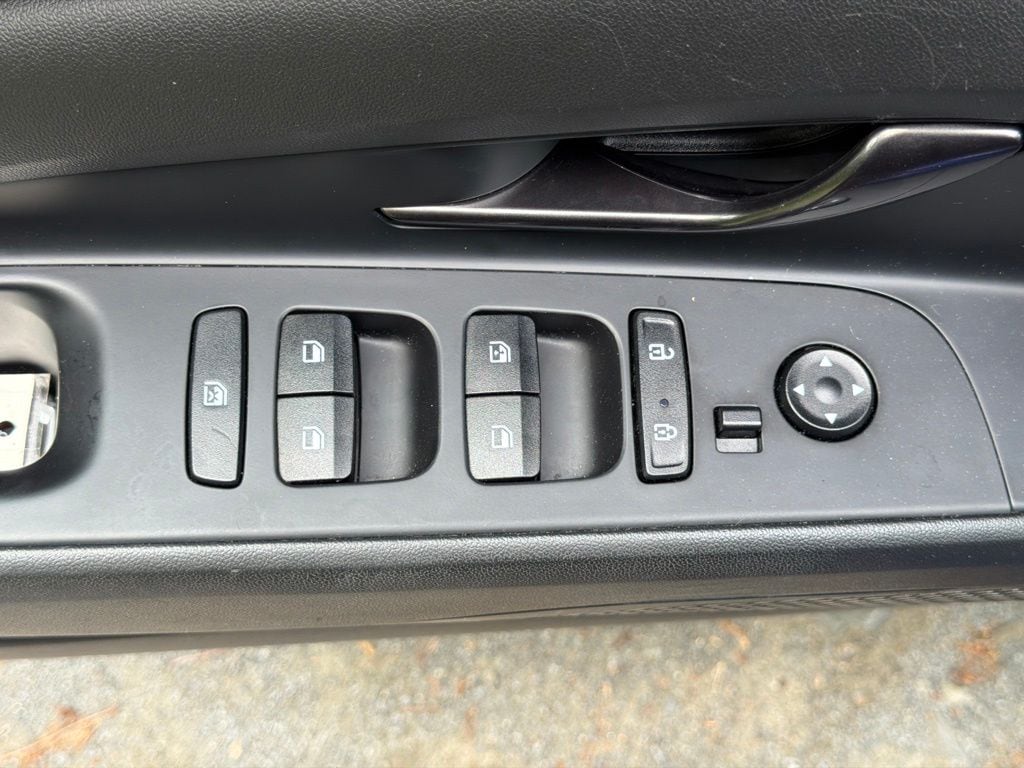 2023 Hyundai Elantra N Line - Photo 17