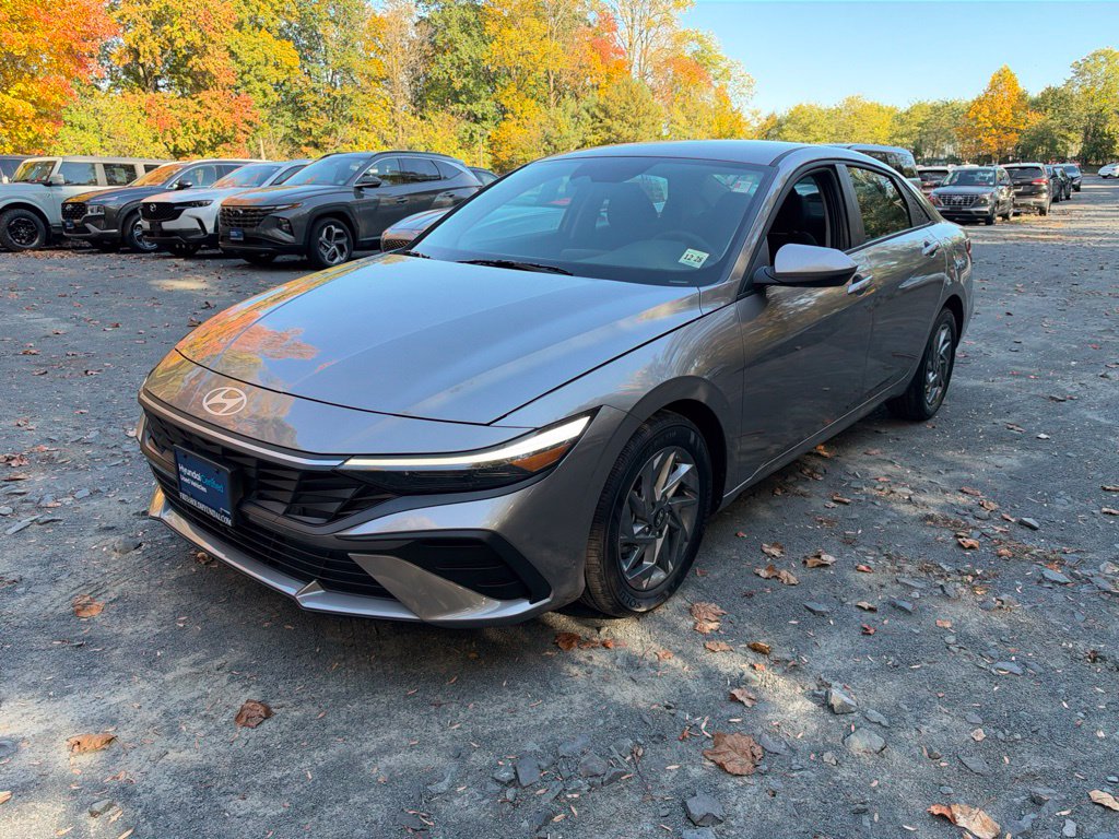 2024 Hyundai Elantra Sedan 