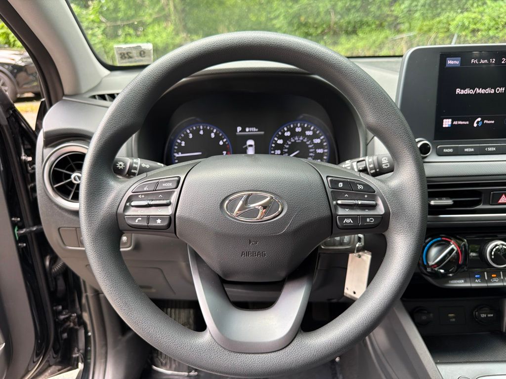 2023 Hyundai Kona SE - Photo 18