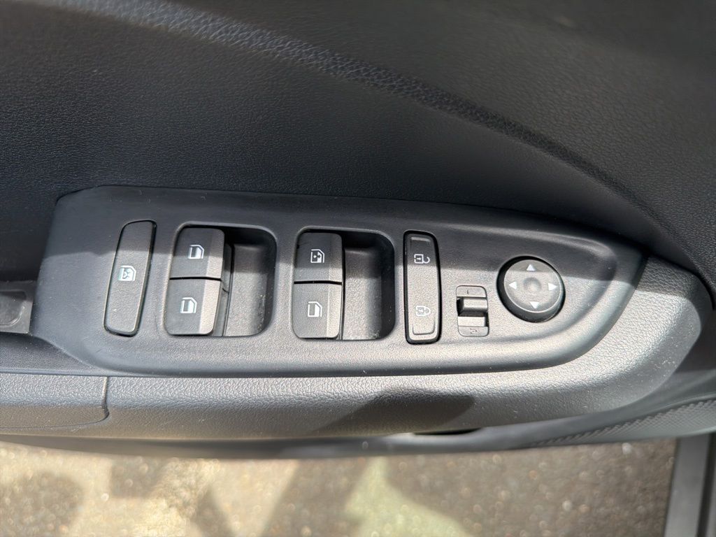 2023 Hyundai Venue SEL - Photo 17