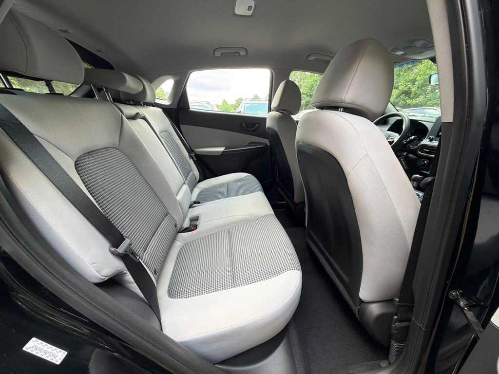 2023 Hyundai Kona SE - Photo 10