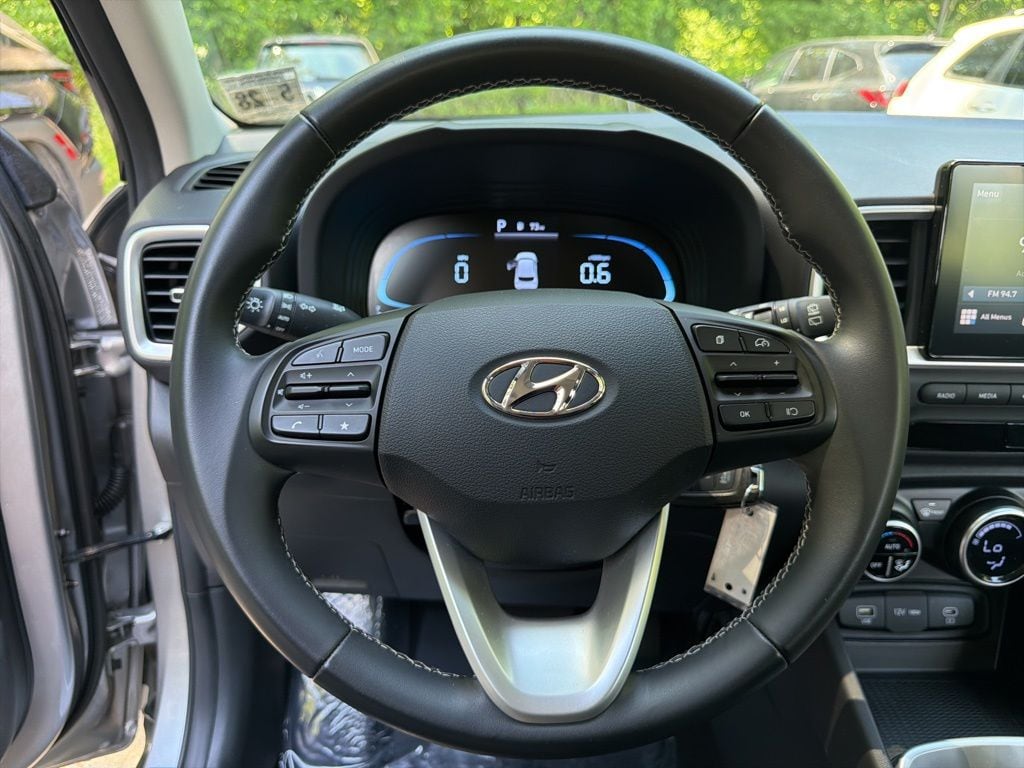 2023 Hyundai Venue SEL - Photo 19