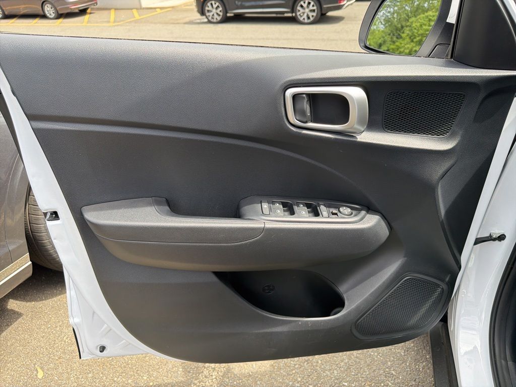 2023 Hyundai Venue SEL - Photo 16