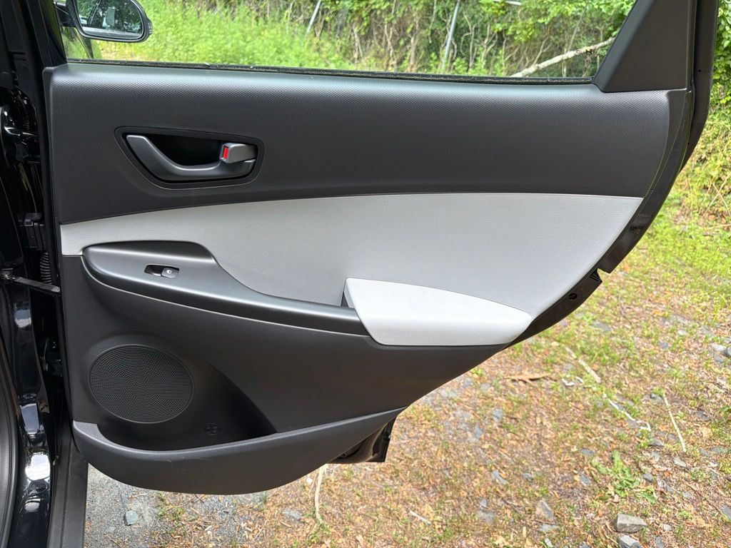 2023 Hyundai Kona SE - Photo 11