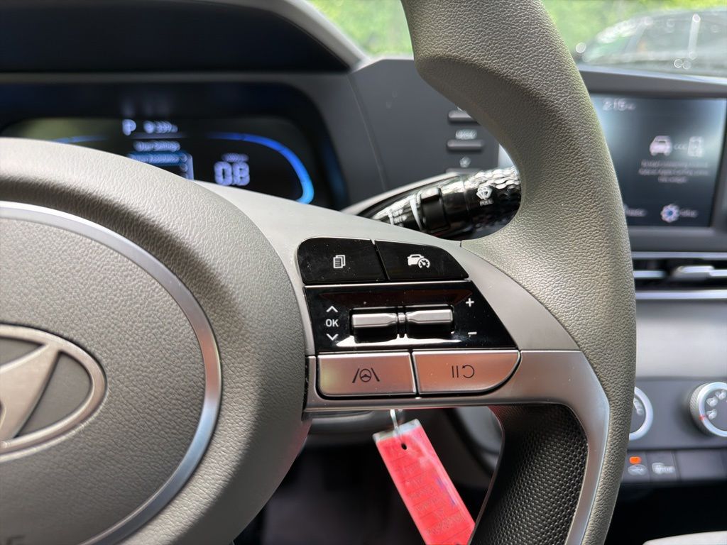 2024 Hyundai Elantra SE - Photo 20