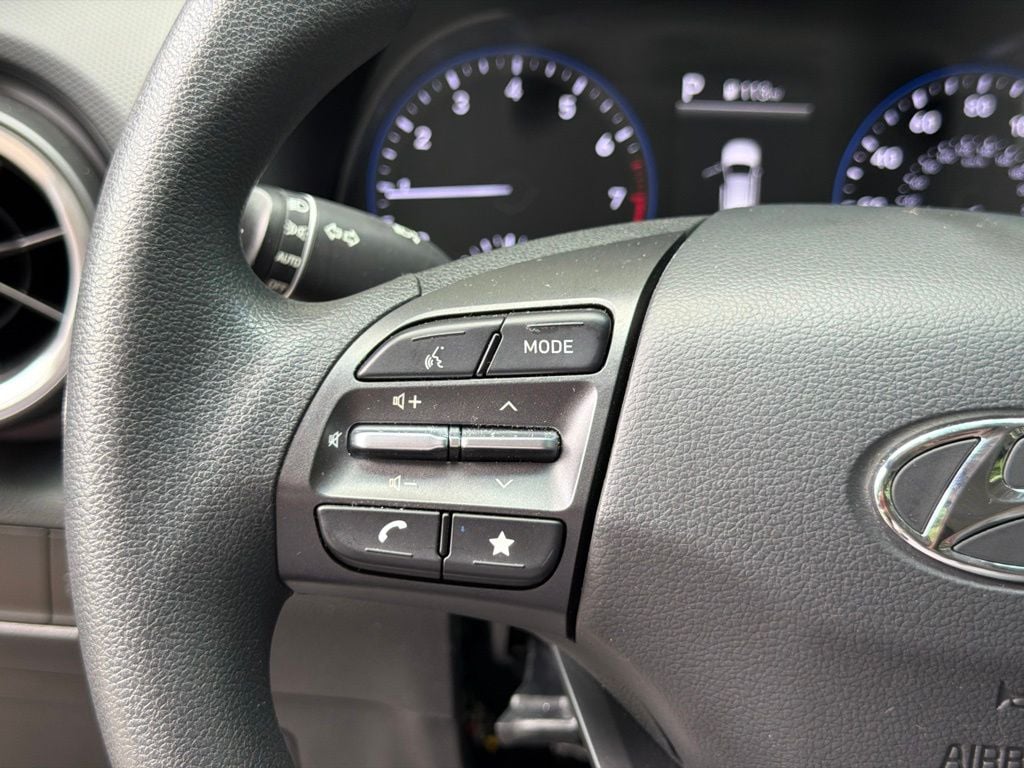 2023 Hyundai Kona SE - Photo 19