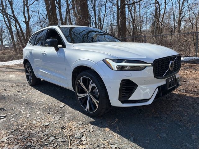 Used 2022 Volvo XC60 R-Design with VIN YV4H60DM6N1042038 for sale in Freehold, NJ