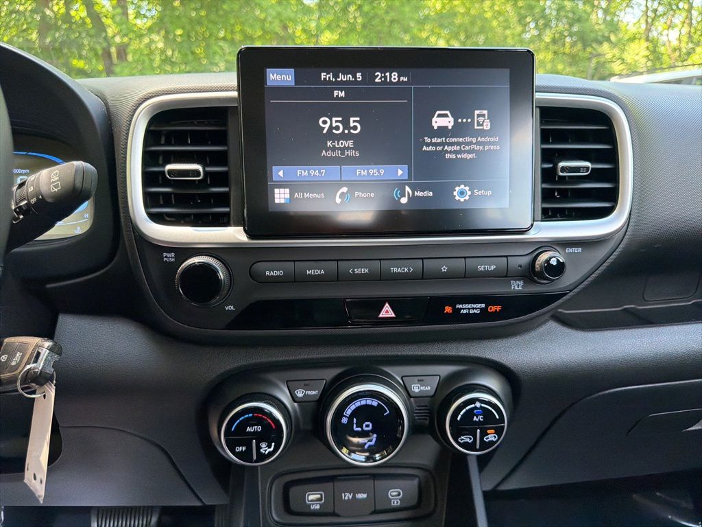 2023 Hyundai Venue SEL - Photo 23