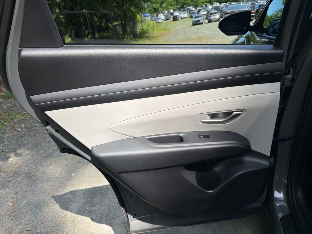 2025 Hyundai Tucson SEL - Photo 16