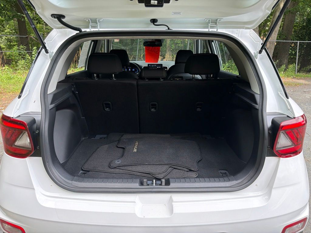 2023 Hyundai Venue SEL - Photo 13
