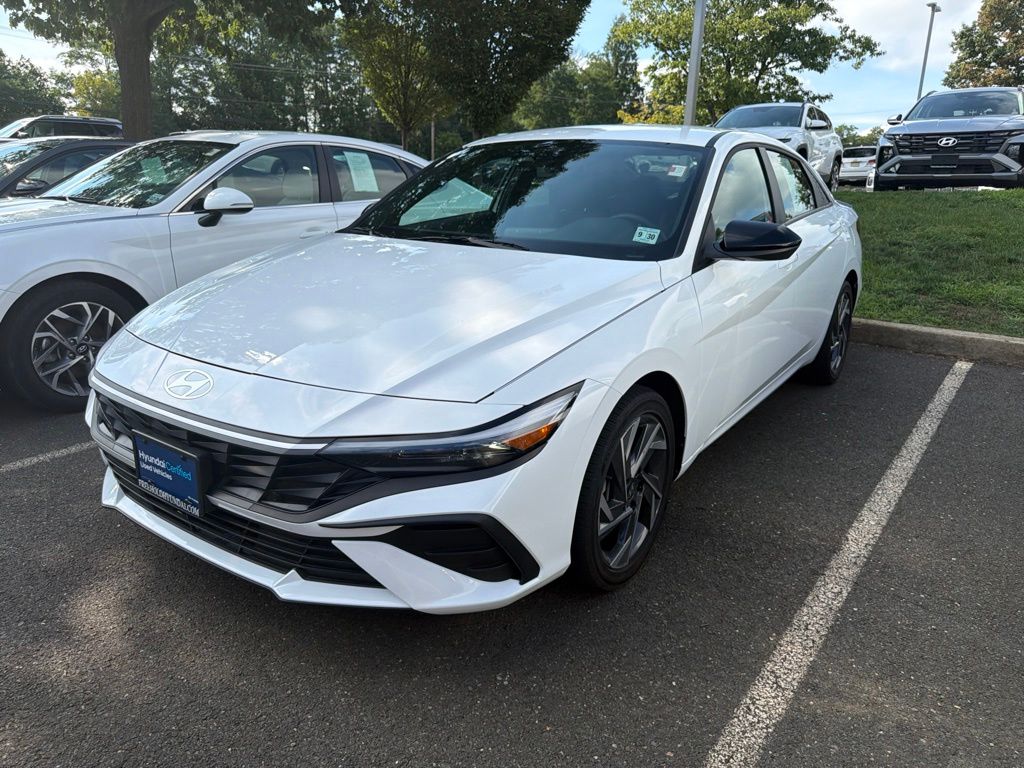 2025 Hyundai Elantra Hybrid Sedan 