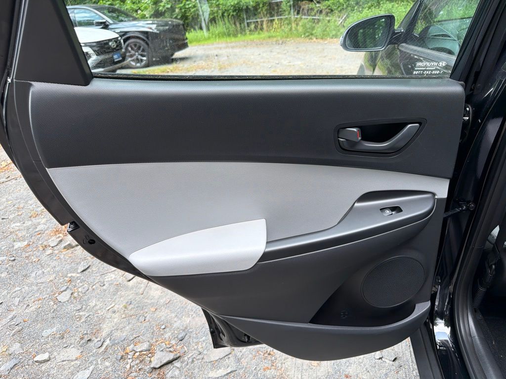 2023 Hyundai Kona SE - Photo 14