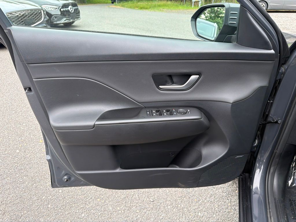2024 Hyundai Kona Limited - Photo 18