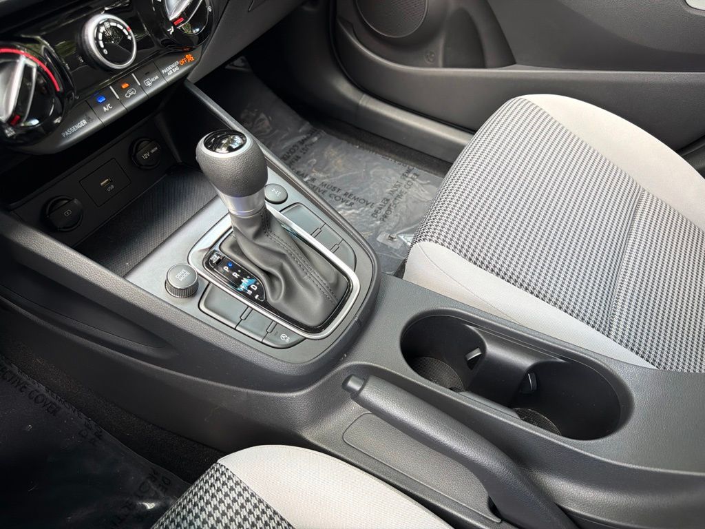 2023 Hyundai Kona SE - Photo 26