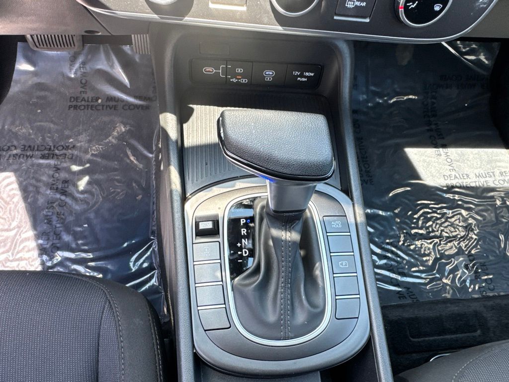 2025 Hyundai Kona SE - Photo 25