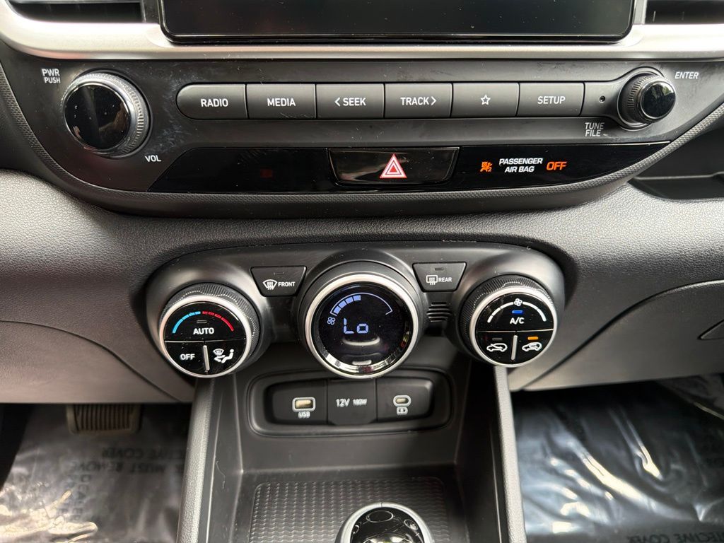2023 Hyundai Venue SEL - Photo 26