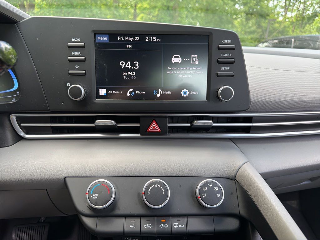 2024 Hyundai Elantra SE - Photo 22