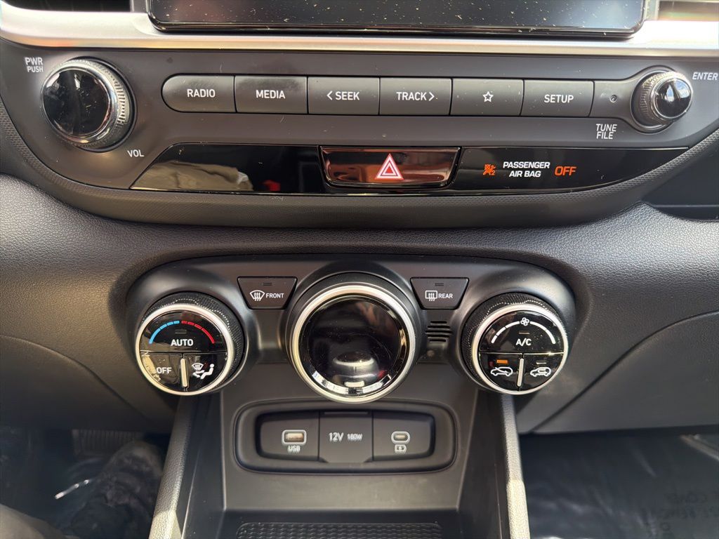 2023 Hyundai Venue SEL - Photo 25