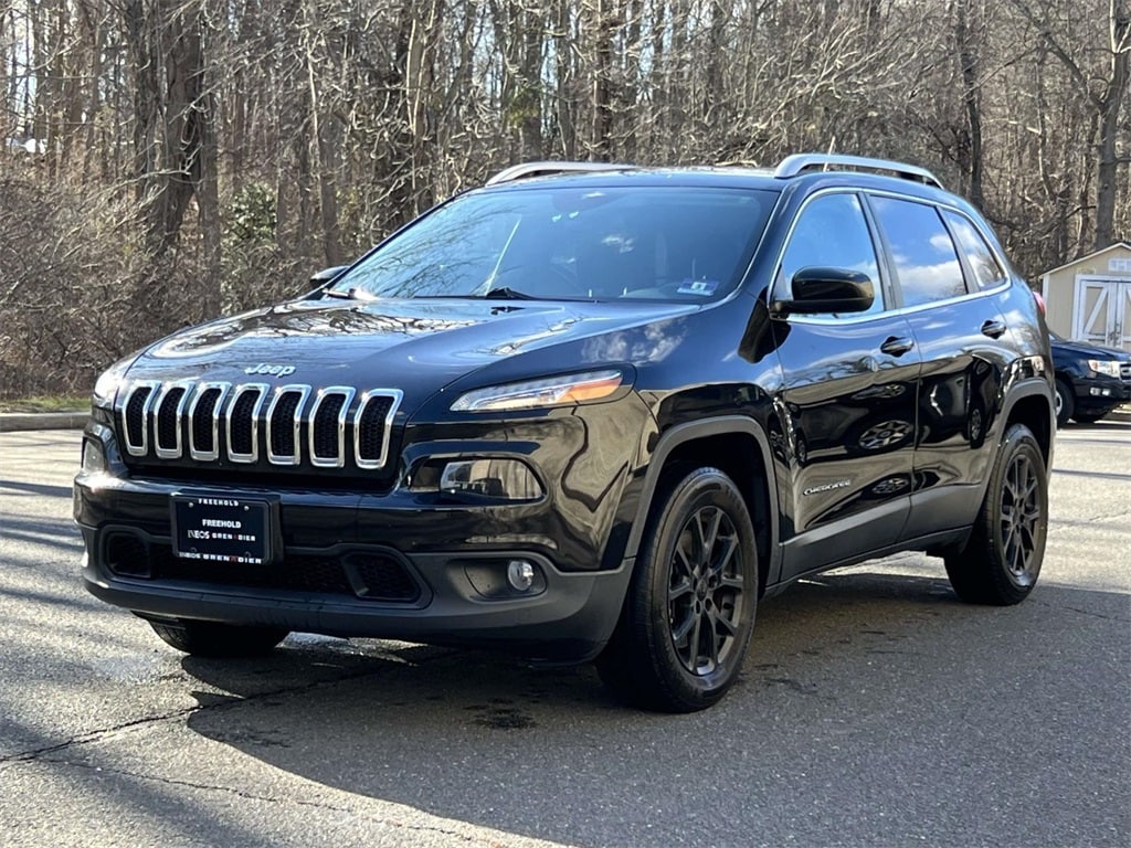 Used 2017 Jeep Cherokee Latitude with VIN 1C4PJMCS6HW666546 for sale in Freehold, NJ