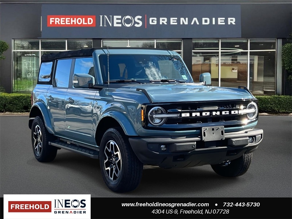 2022 Ford Bronco 4-Door Outer Banks's photo