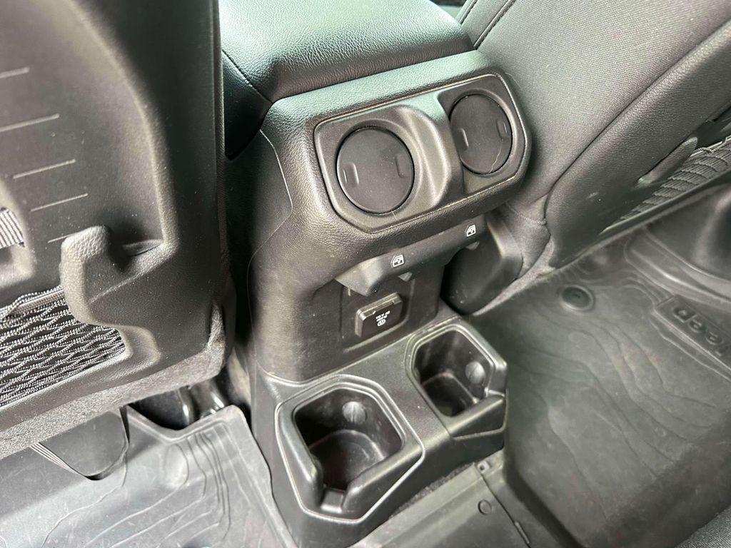 2023 Jeep Gladiator Mojave - Photo 12
