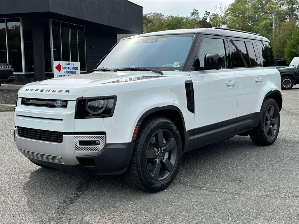 2022 Land Rover Defender SE photo 2