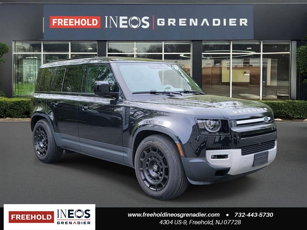 2025 Land Rover Defender 110 S P300's photo