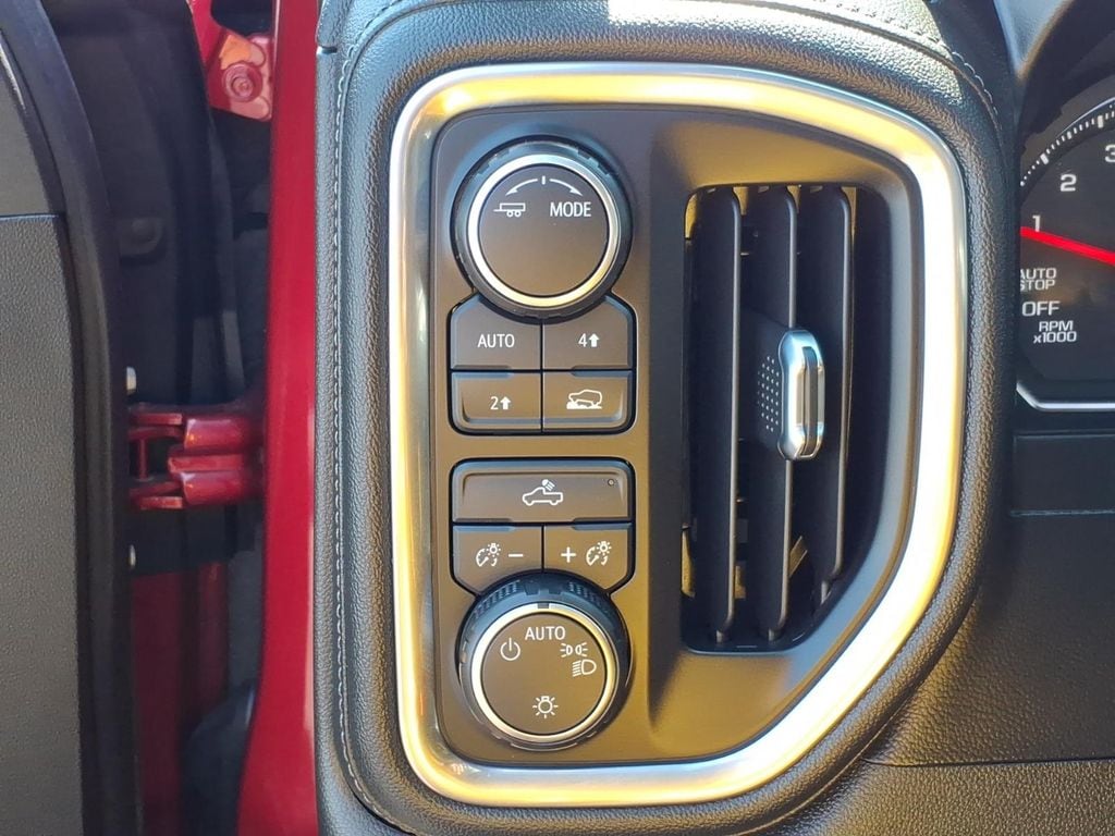 2020 Chevrolet Silverado 1500 LT - Photo 5