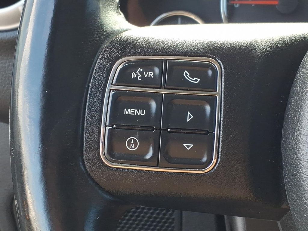 2014 Jeep Wrangler Unlimited Sahara - Photo 9