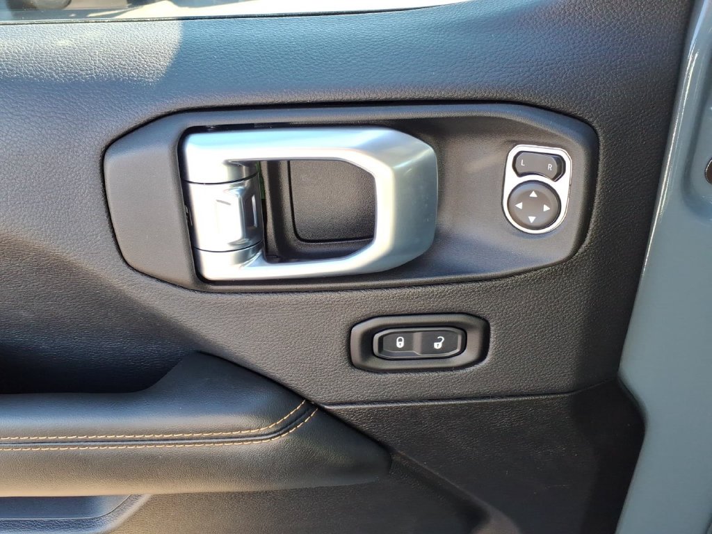 2026 Jeep Wrangler 4-Door Sahara - Photo 4