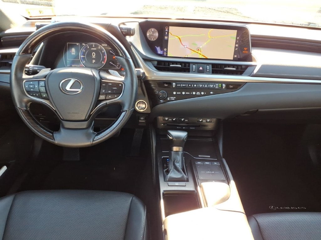 2019 Lexus ES 350 - Photo 16