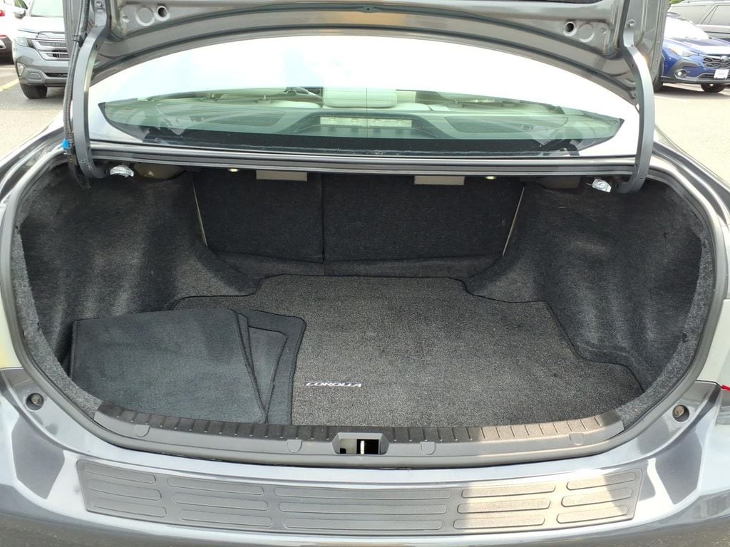 2013 Toyota Corolla LE - Photo 16