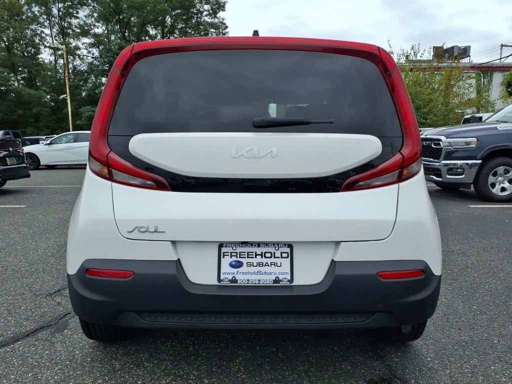 2022 Kia Soul LX - Photo 20