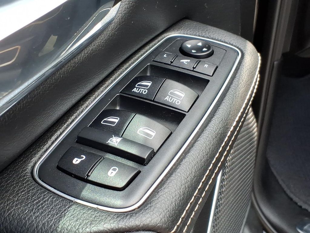 2019 RAM Ram 1500 Pickup Laramie - Photo 13