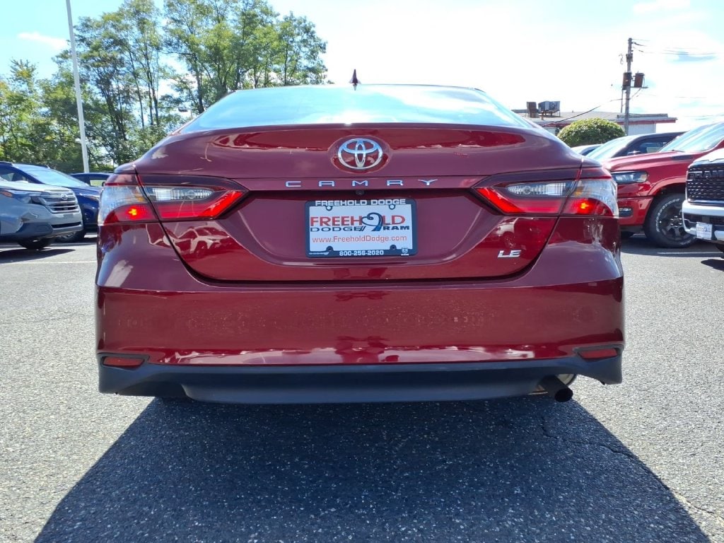 2022 Toyota Camry LE - Photo 18