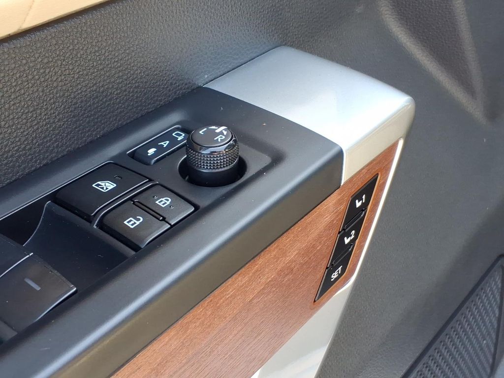 2024 Toyota Tundra 1794 Edition - Photo 13