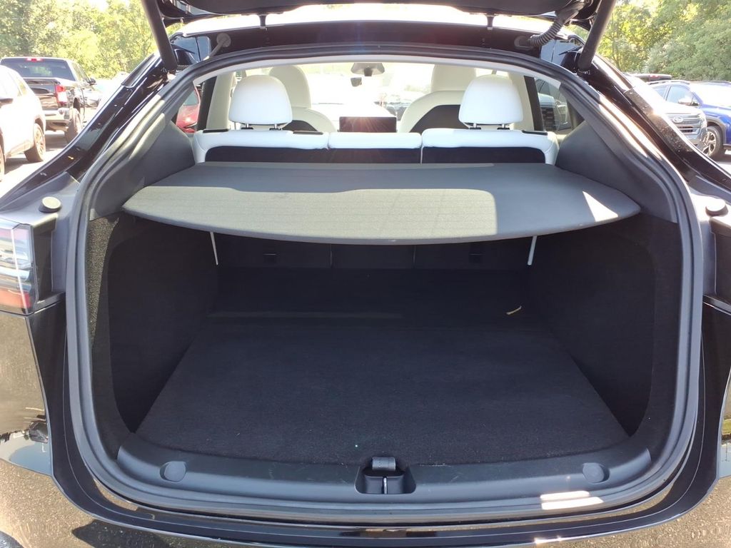2023 Tesla Model Y Long Range - Photo 14