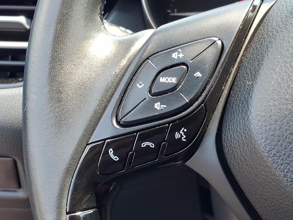 2020 Toyota C-HR XLE - Photo 12