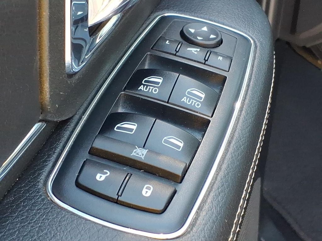 2018 RAM Ram 1500 Pickup Laramie - Photo 13