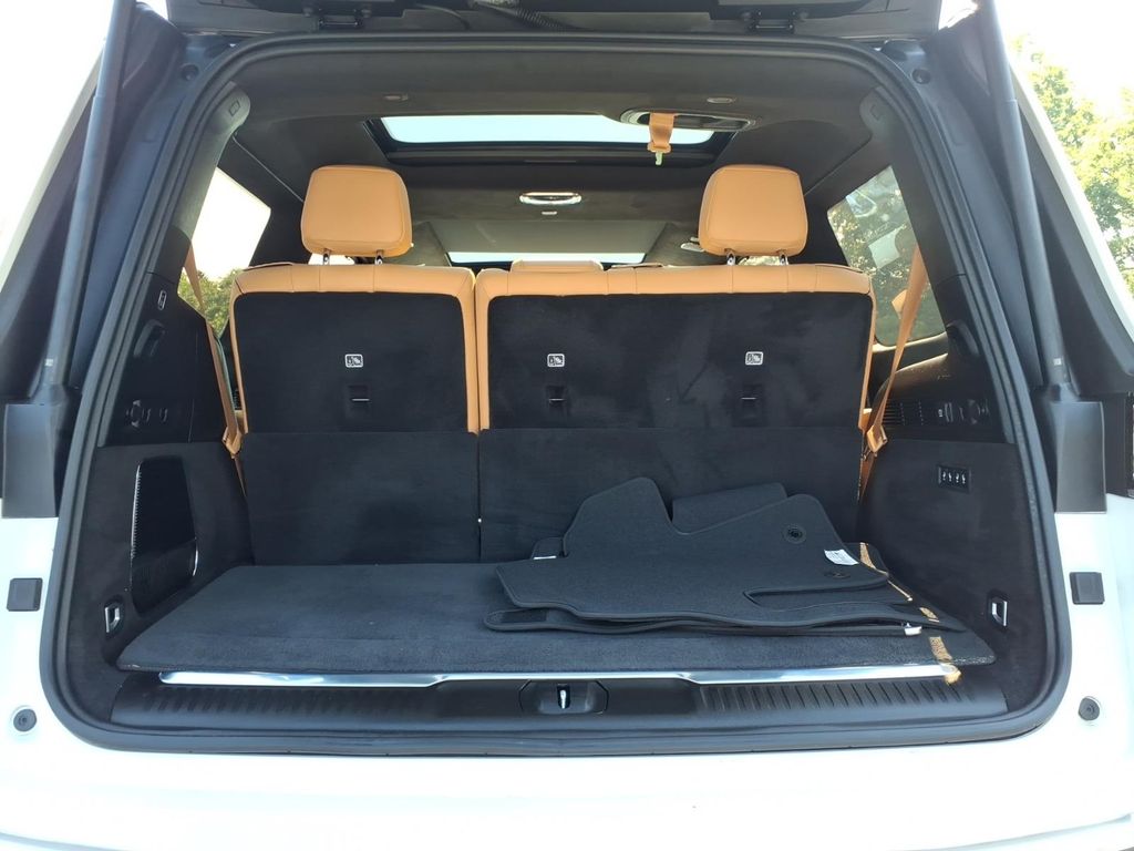 2022 Jeep Grand Wagoneer Series III - Photo 18