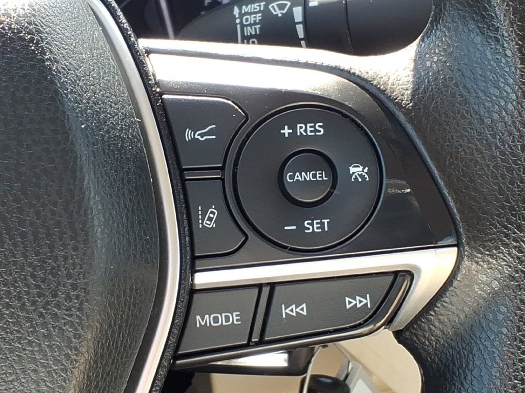 2022 Toyota Camry LE - Photo 10