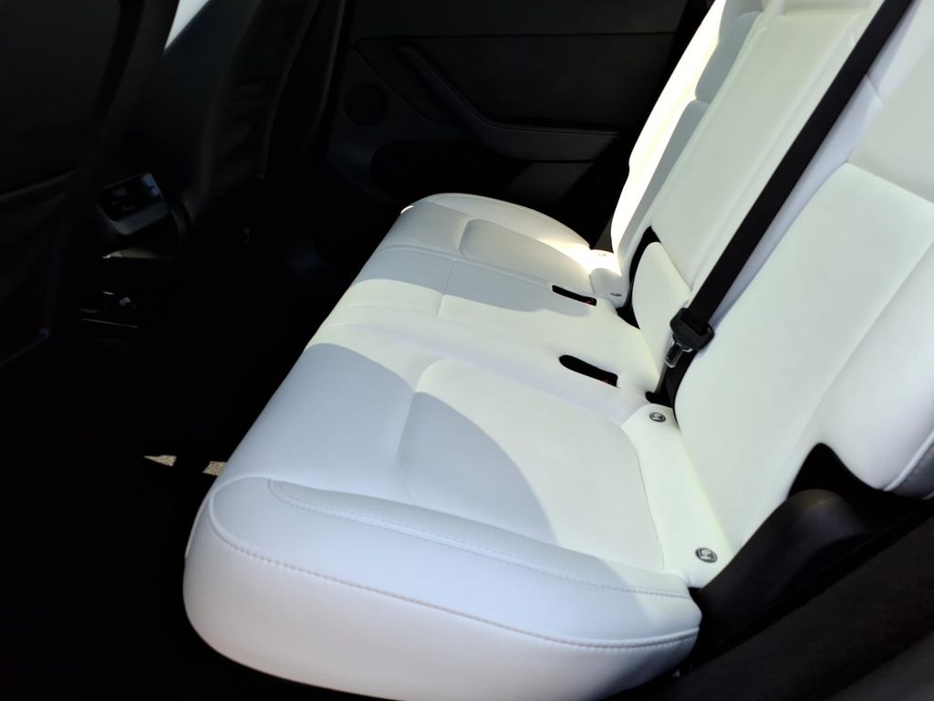 2023 Tesla Model Y Long Range - Photo 11