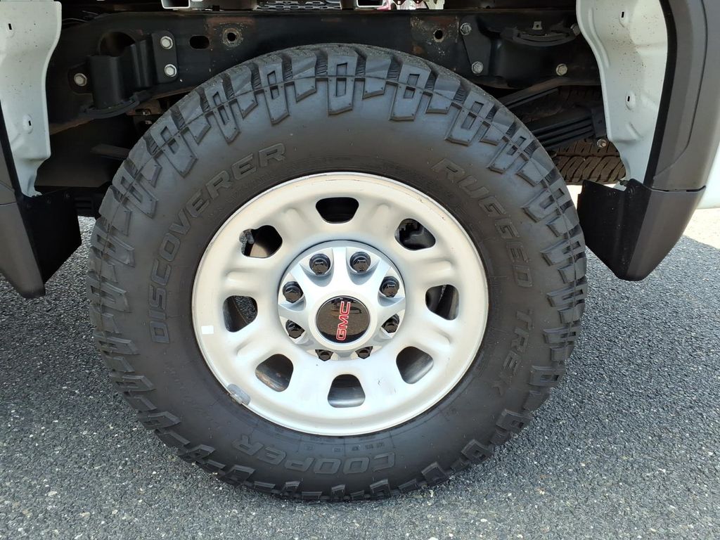 2024 GMC Sierra 3500HD Pro - Photo 15