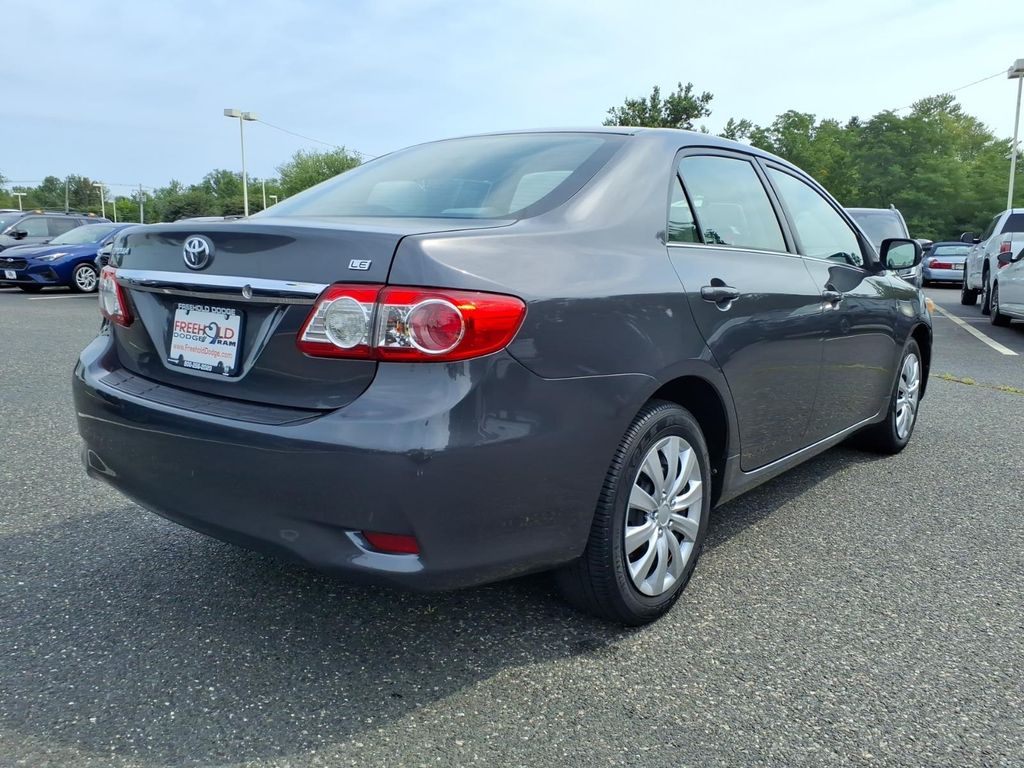 2013 Toyota Corolla LE - Photo 17
