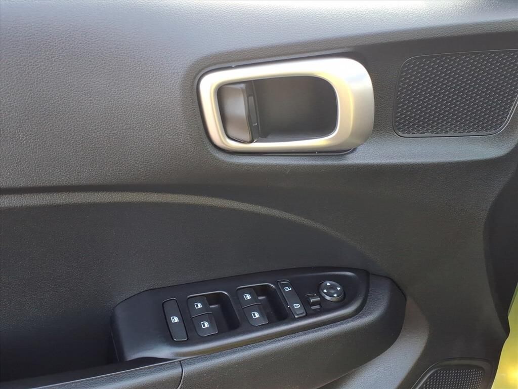 Used 2022 Hyundai Venue SE SUV