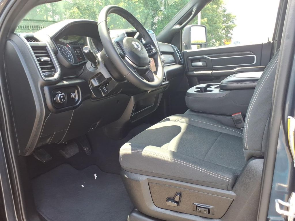 2025 RAM Ram 2500 Pickup Big Horn - Photo 13