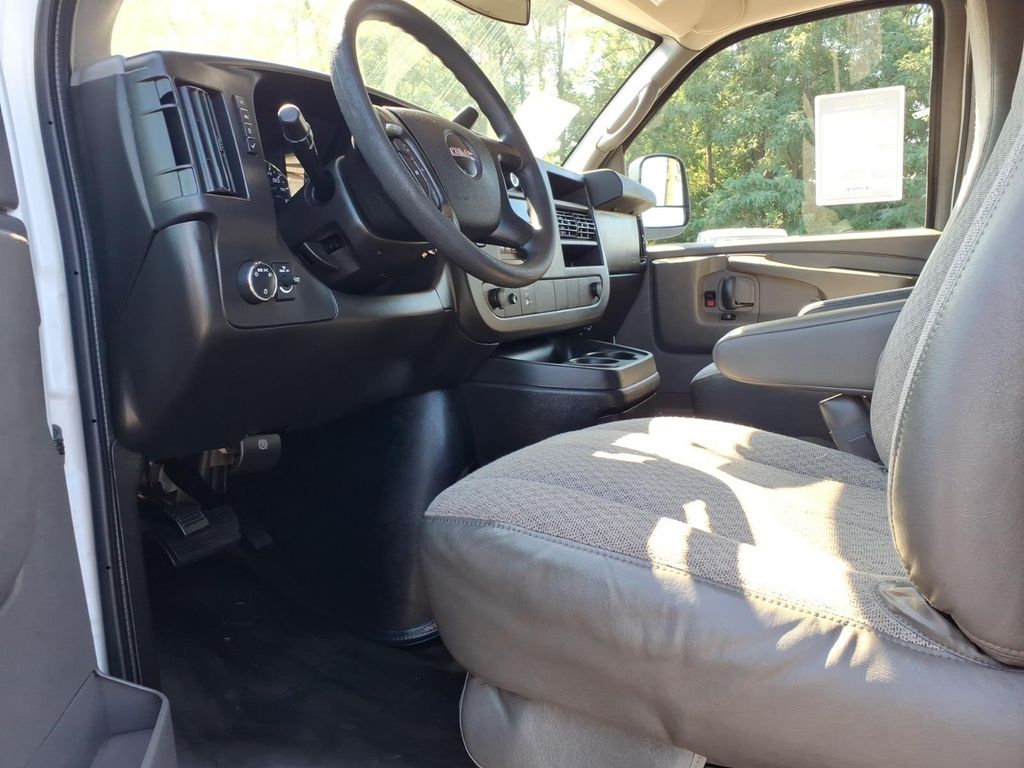2014 GMC Savana Cargo Work Van - Photo 10
