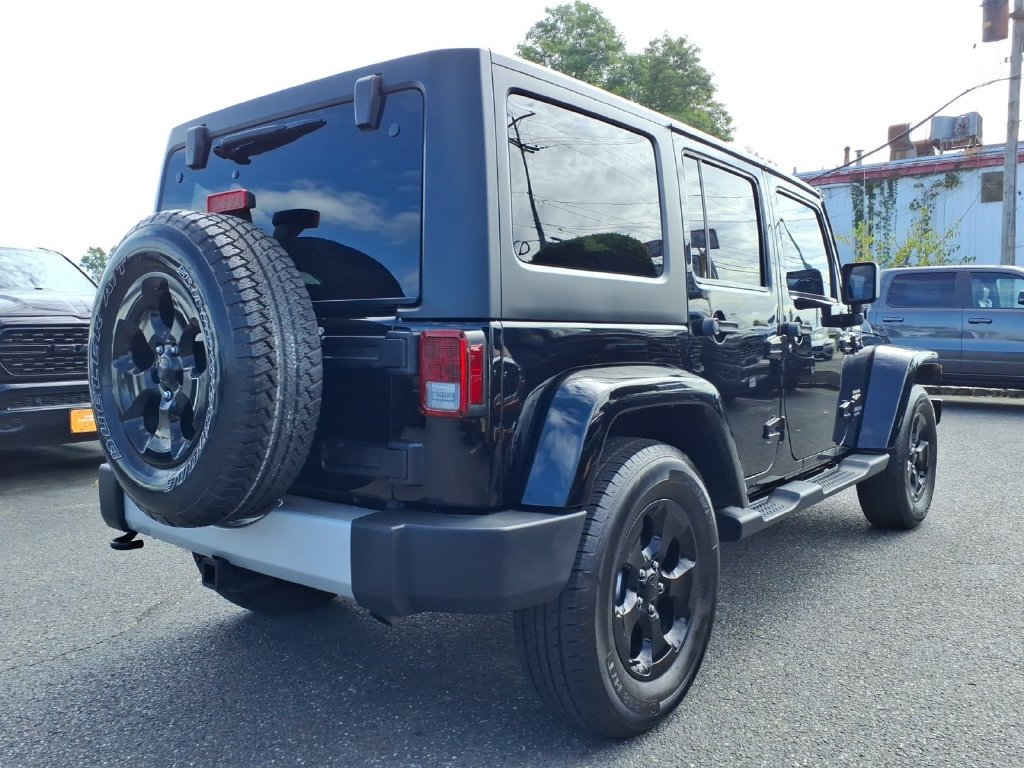 2014 Jeep Wrangler Unlimited Sahara - Photo 16